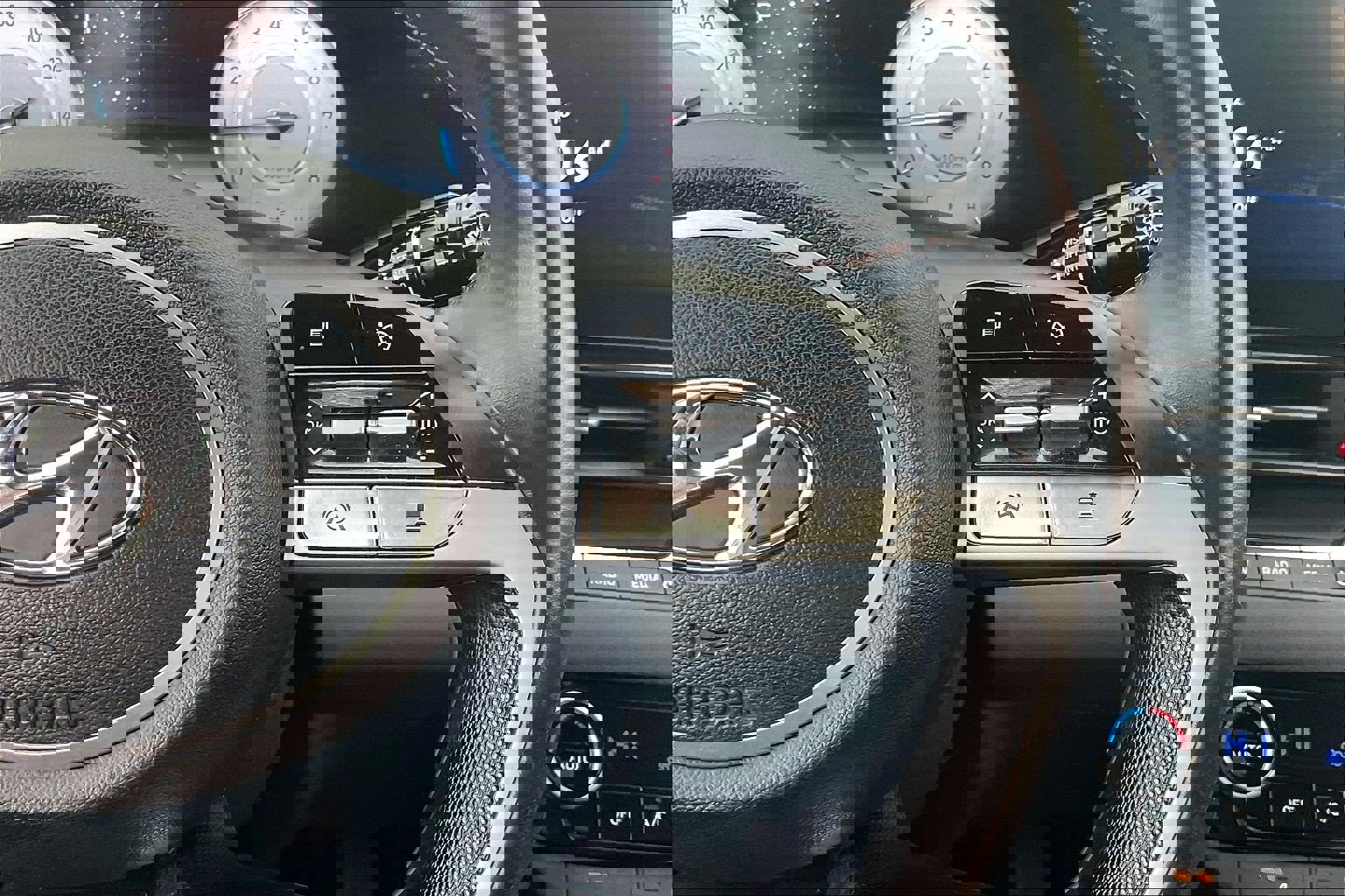 Used 2023 Hyundai Elantra SEL w/ Convenience Package image 24