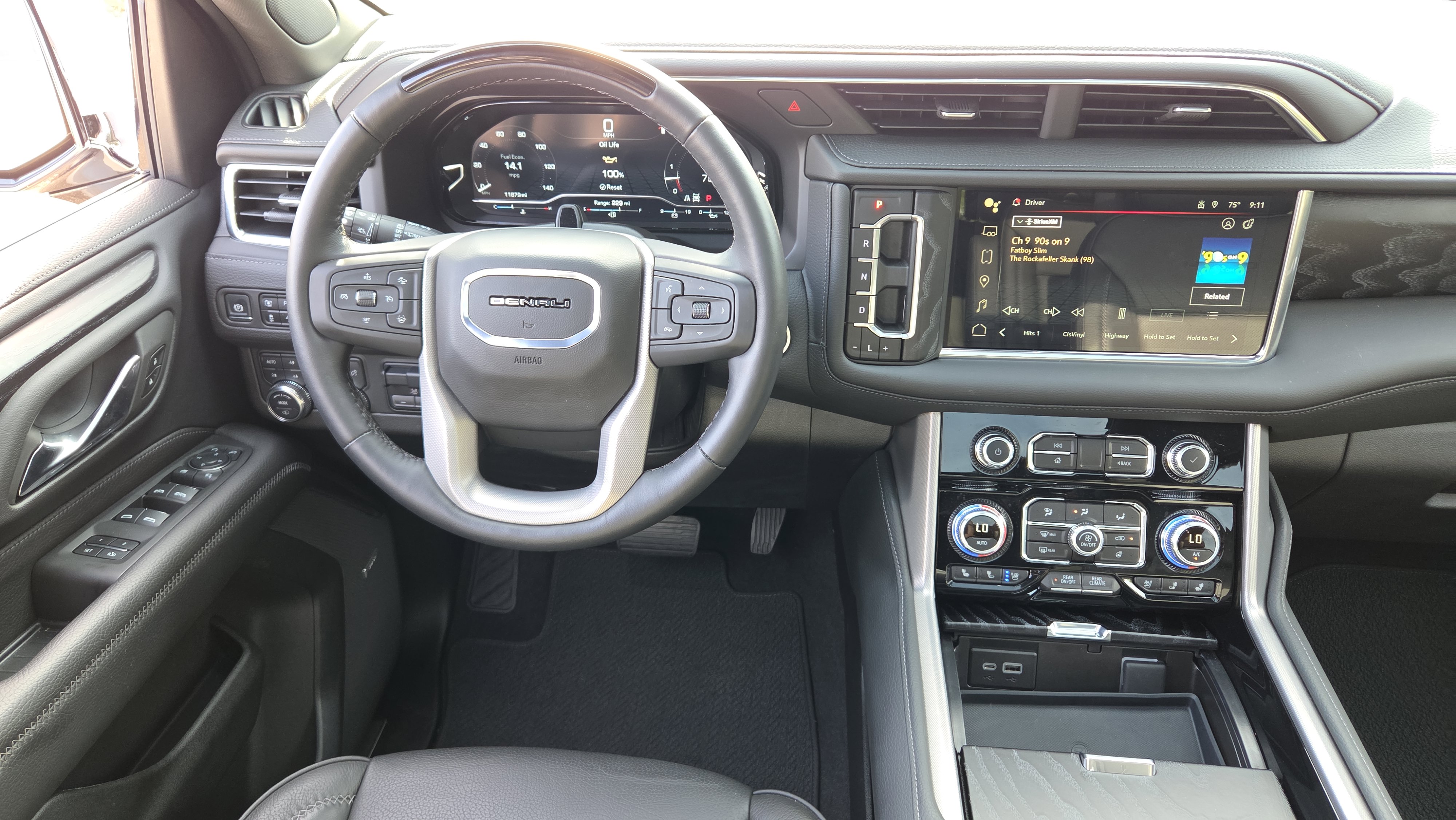 Certified 2024 GMC Yukon Denali w/ Advanced Technology Package AWD/4WD image 13