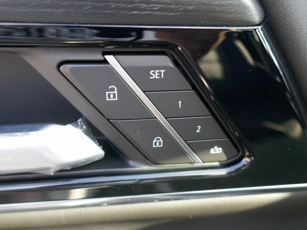 New 2026 GMC Yukon Denali w/ Denali Reserve Package image 19