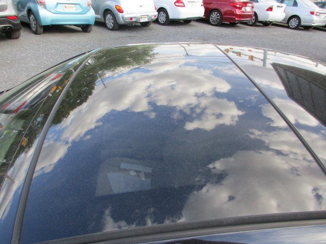 Used 2015 Volkswagen Eos Executive FWD image 12