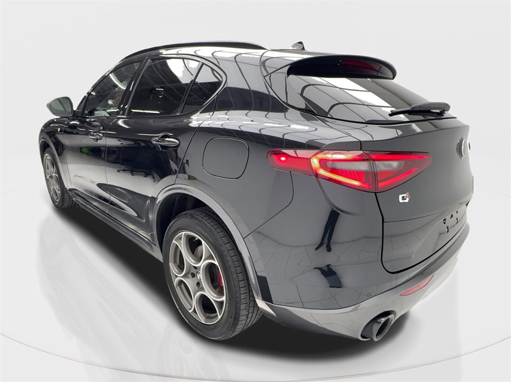 Used 2023 Alfa Romeo Stelvio Ti image 10