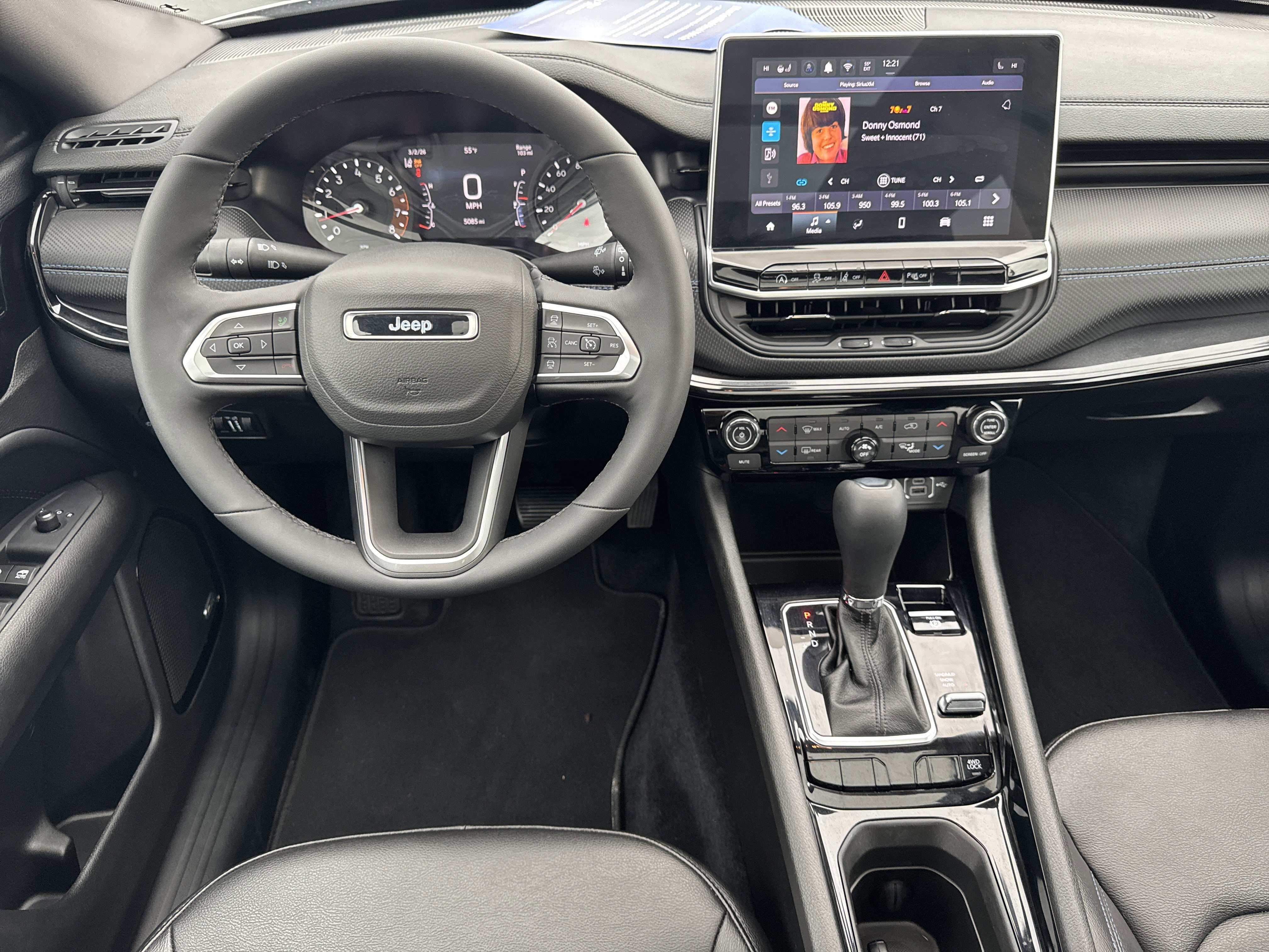 Used 2025 Jeep Compass Limited w/ Sun & Sound Group image 21