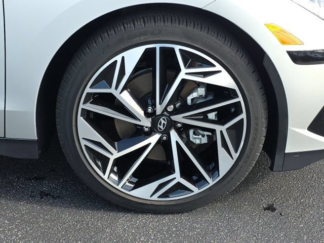 Certified 2024 Hyundai Ioniq 6 Limited RWD image 24