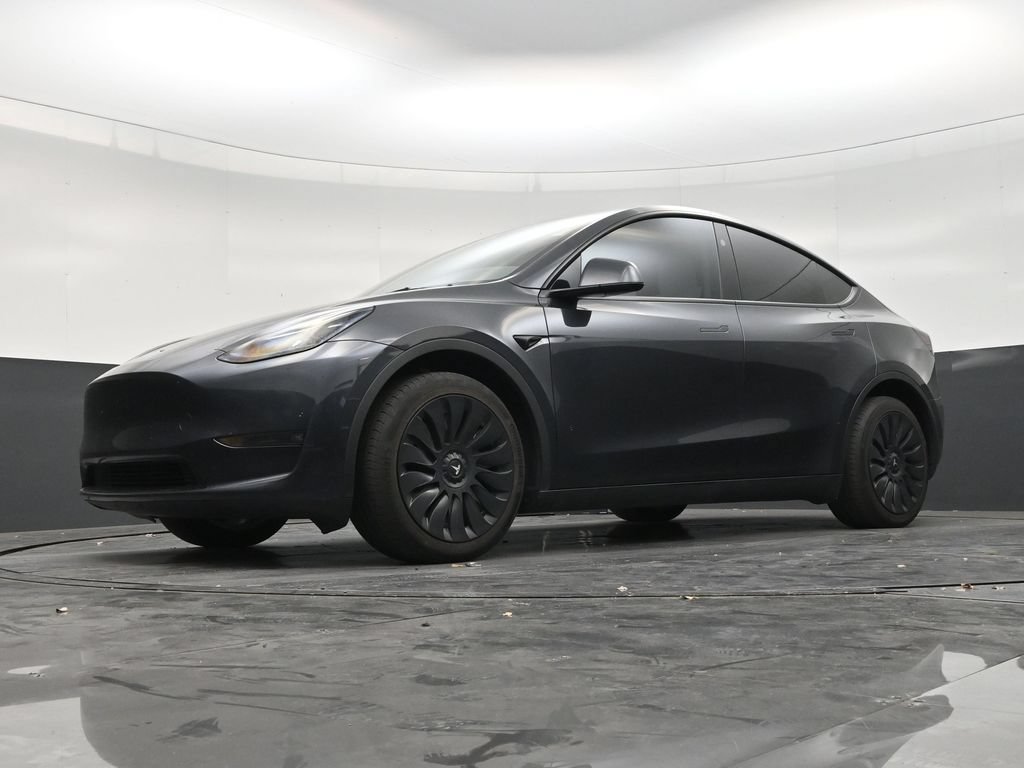 Used 2024 Tesla Model Y Long Range AWD/4WD image 19