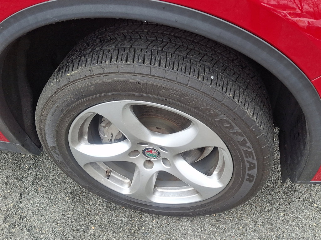 Used 2020 Alfa Romeo Stelvio RWD image 9