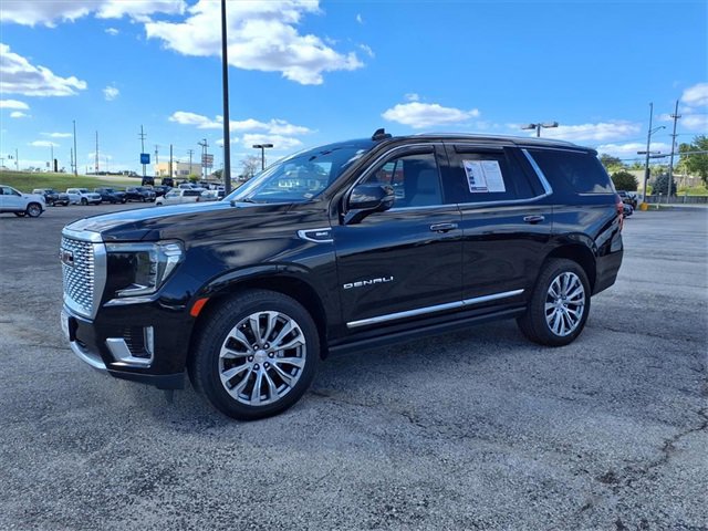 Used 2021 GMC Yukon Denali w/ Denali Premium Package image 27