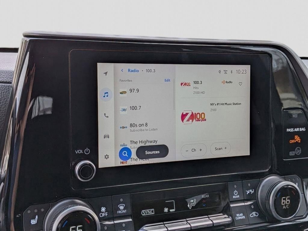 Used 2023 Toyota Highlander XLE AWD/4WD image 19