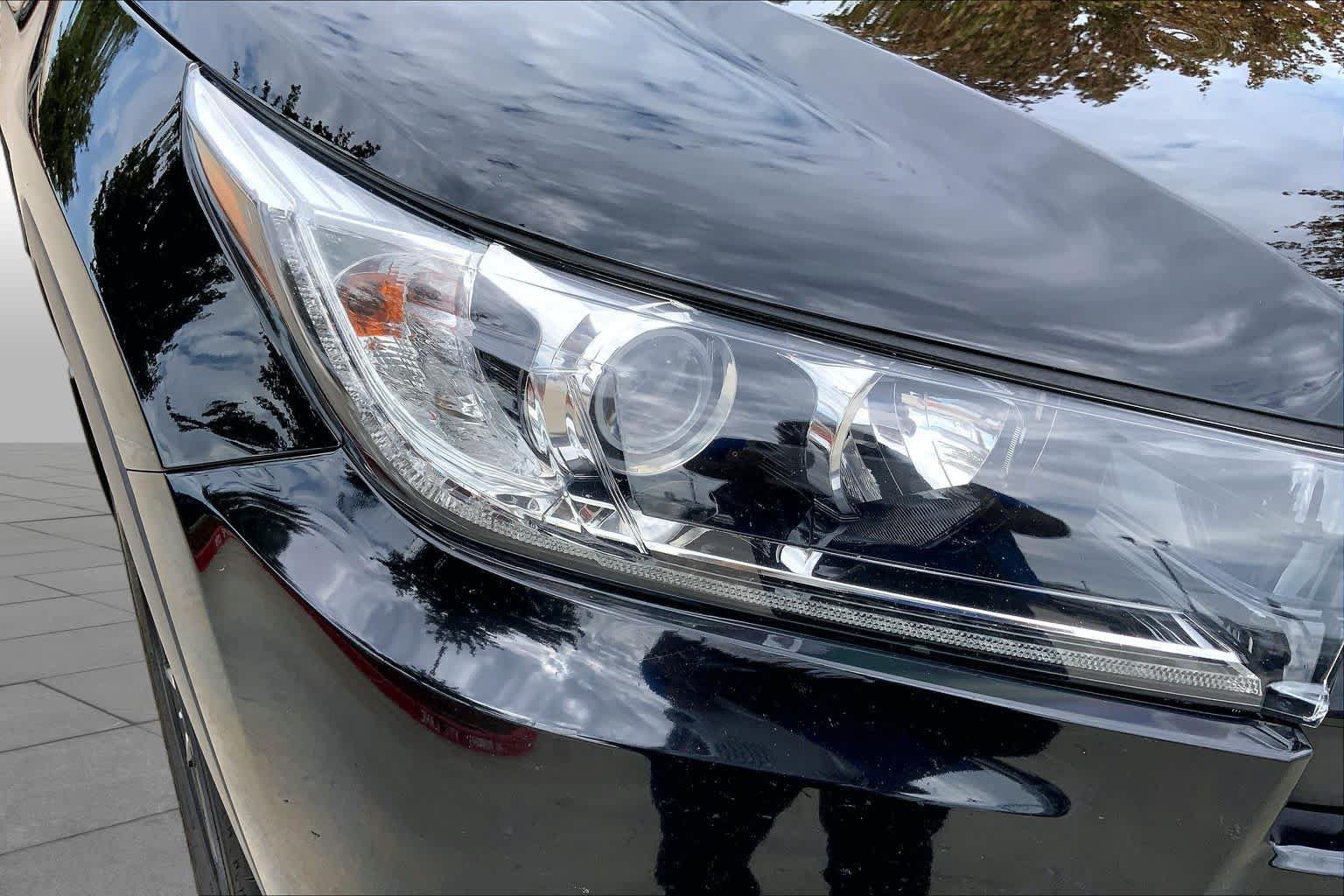 Used 2018 Toyota Highlander SE AWD/4WD image 27