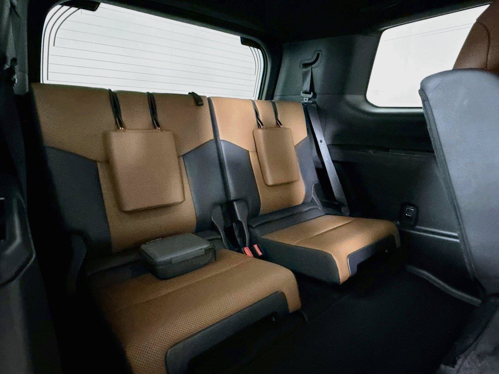 Used 2025 Lexus GX 550 w/ Cold Area Package AWD/4WD image 40
