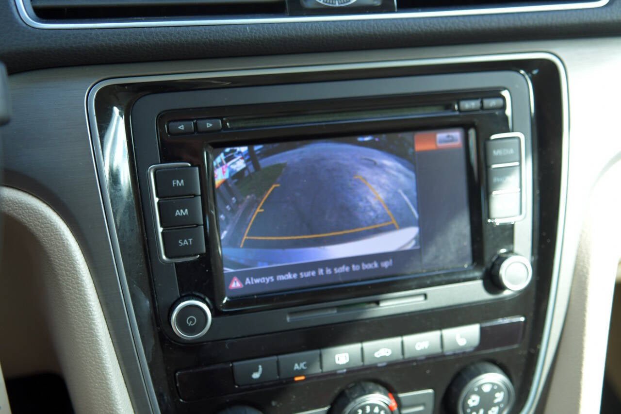 Used 2015 Volkswagen Passat TDI SE FWD image 26