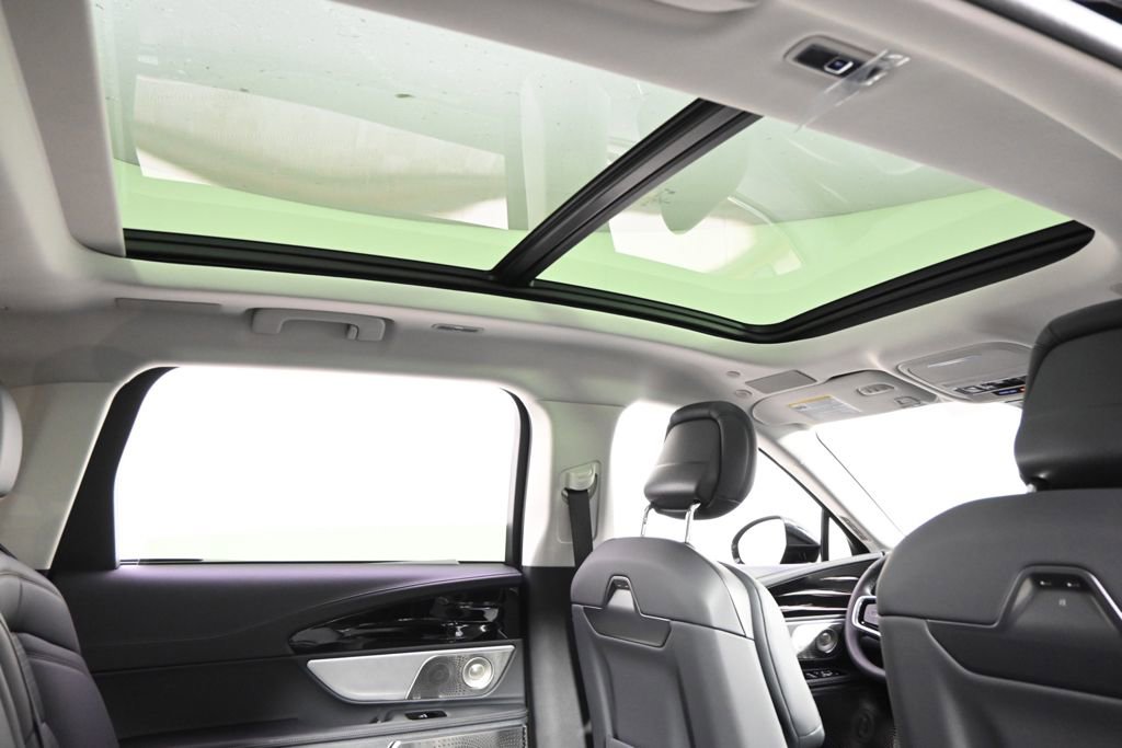 New 2026 Lincoln Nautilus Reserve image 17