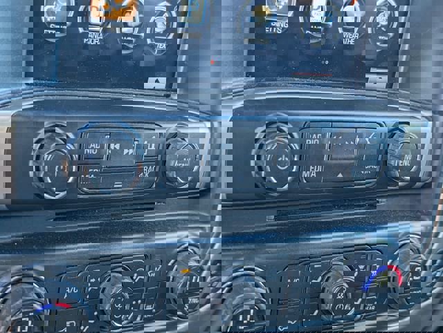 Used 2016 GMC Sierra 1500 Denali w/ Enhanced Driver Alert Package AWD/4WD image 16