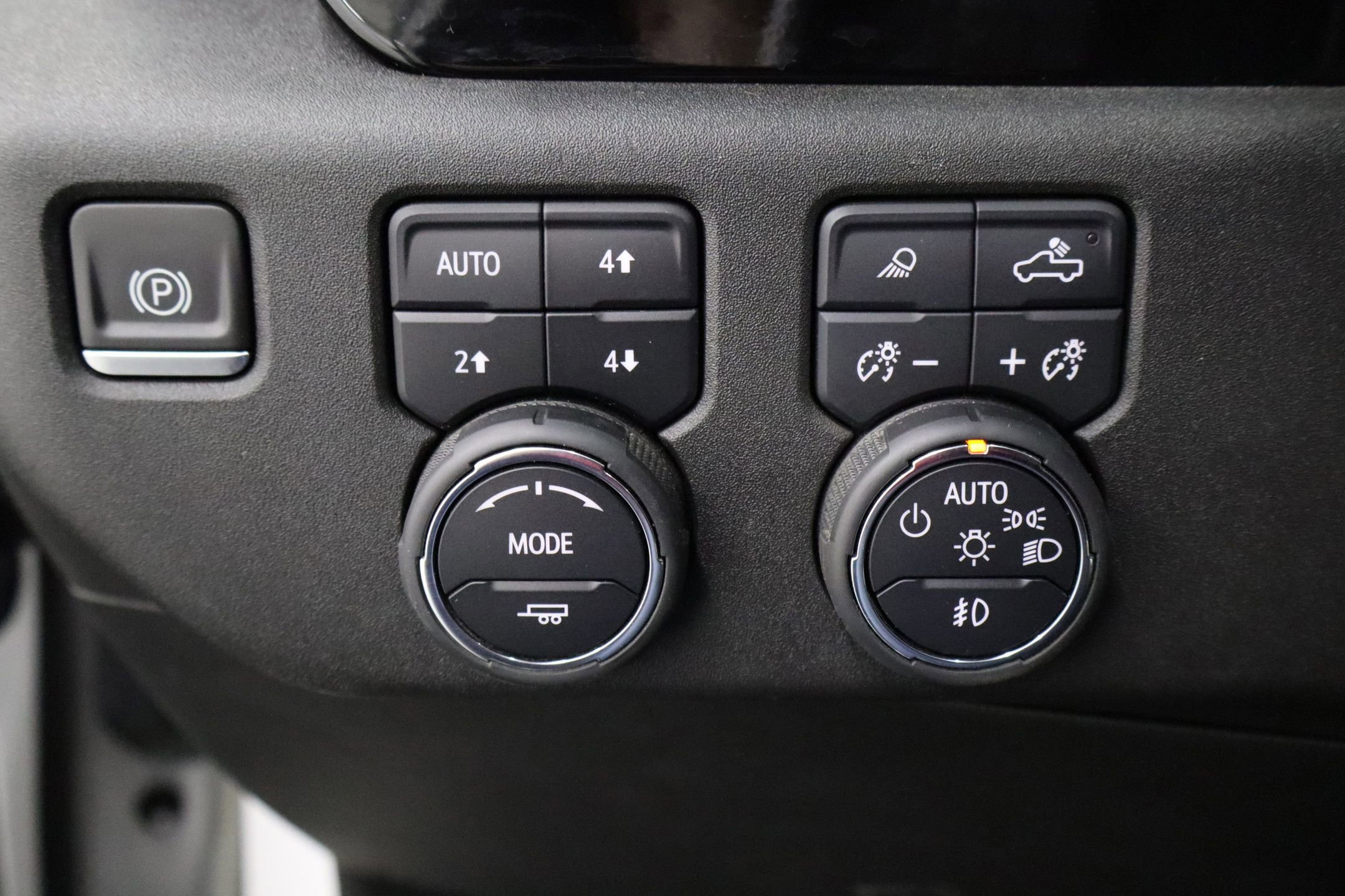 Used 2022 Chevrolet Silverado 1500 High Country w/ Technology Package image 14