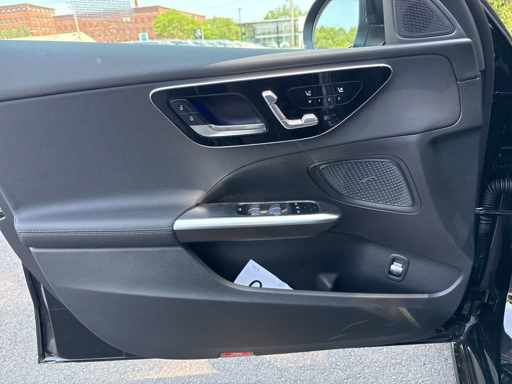New 2025 Mercedes-Benz C 300 4MATIC Sedan image 15