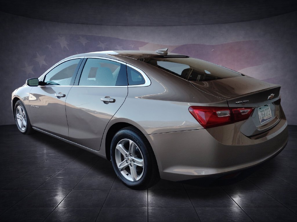 Used 2023 Chevrolet Malibu LT FWD image 3