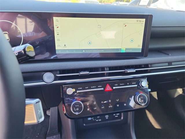 New 2025 Hyundai Tucson Limited image 17