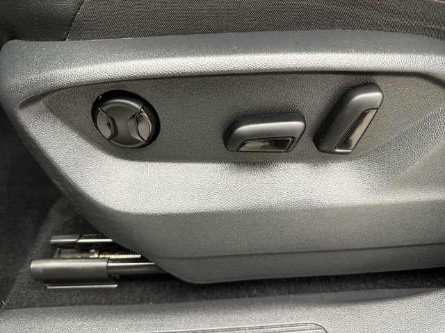 Used 2021 Volkswagen Tiguan SEL image 13