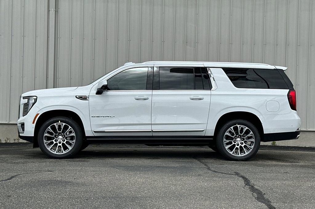 New 2026 GMC Yukon XL Denali w/ Denali Reserve Package AWD/4WD image 7