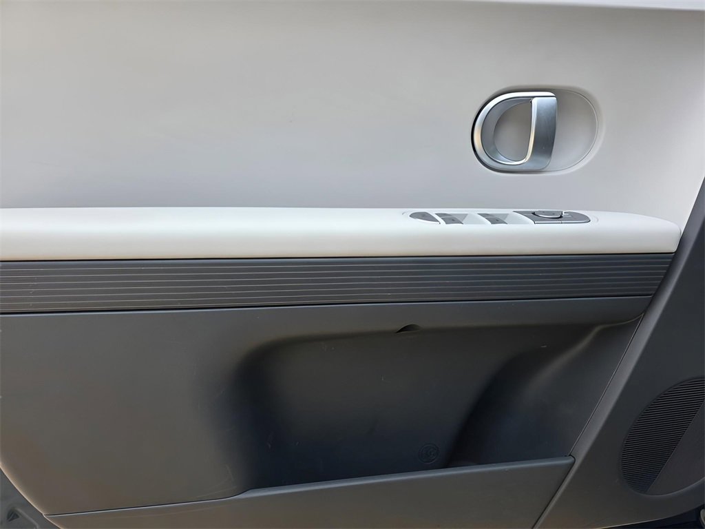 Used 2022 Hyundai Ioniq 5 SE image 14