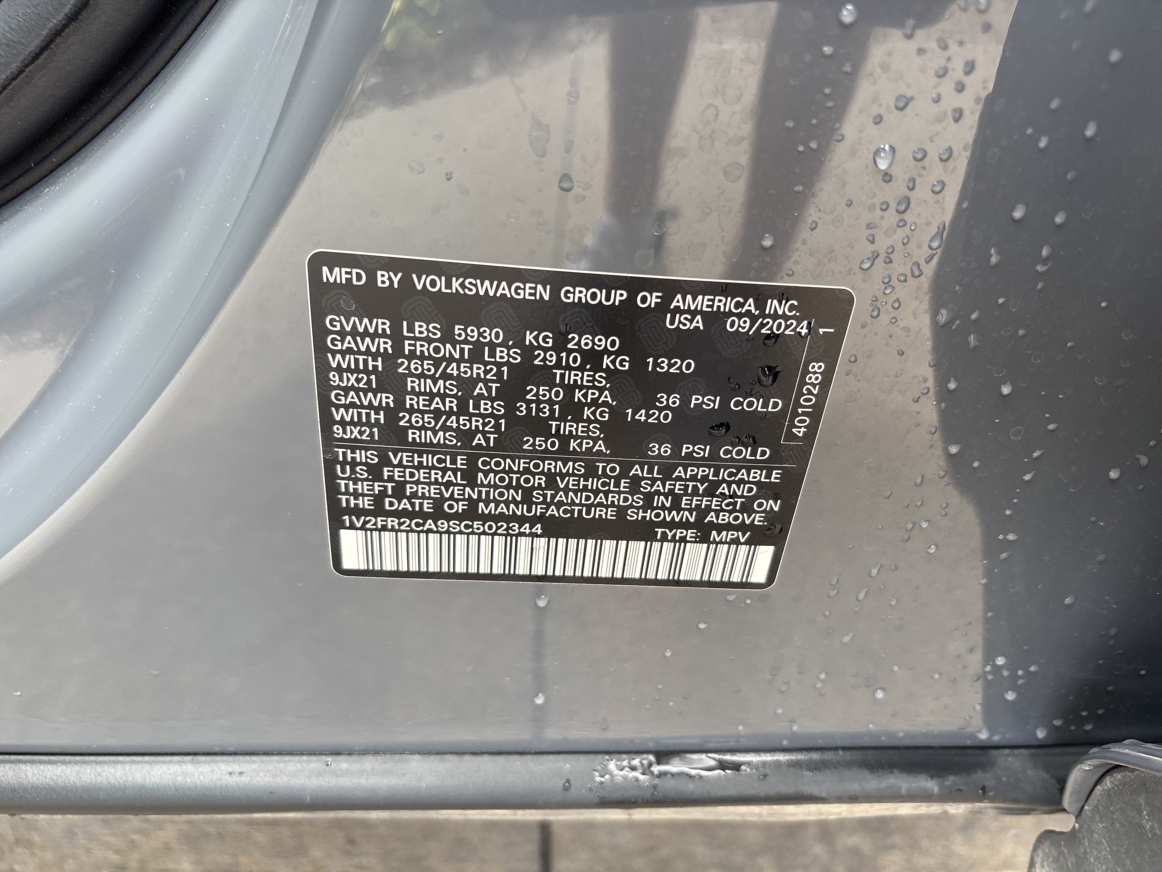 Used 2025 Volkswagen Atlas SEL Premium R-Line AWD/4WD image 36