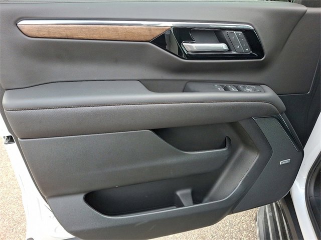 Used 2025 Chevrolet Tahoe High Country image 10