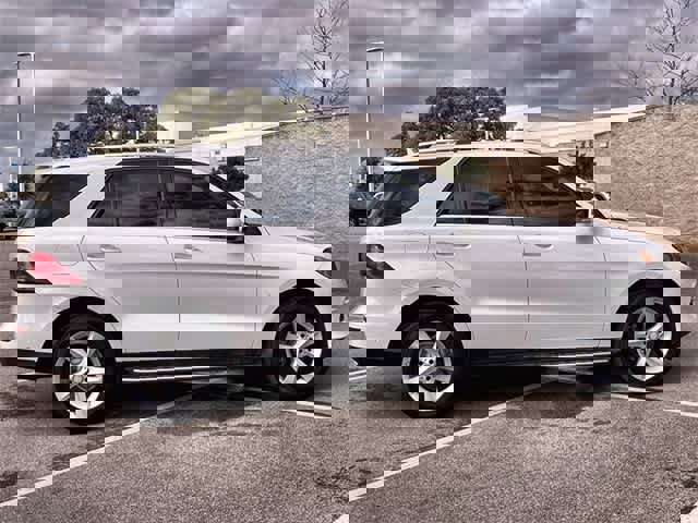 Used 2019 Mercedes-Benz GLE 400 4MATIC image 7