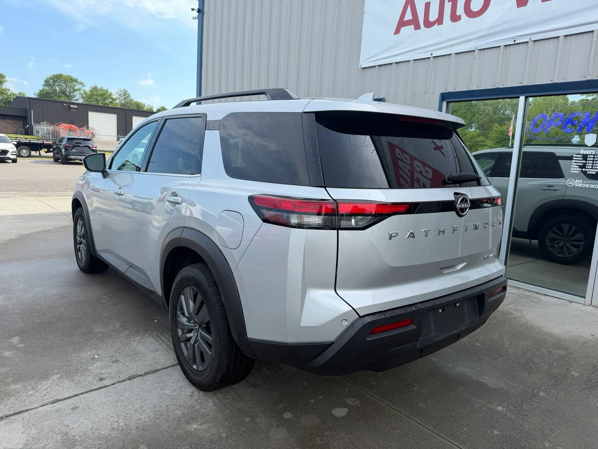 Used 2022 Nissan Pathfinder SV AWD/4WD image 20
