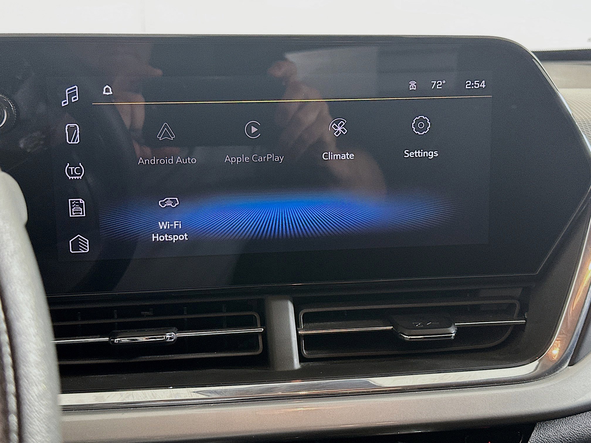 Used 2025 Chevrolet Trax LT image 19