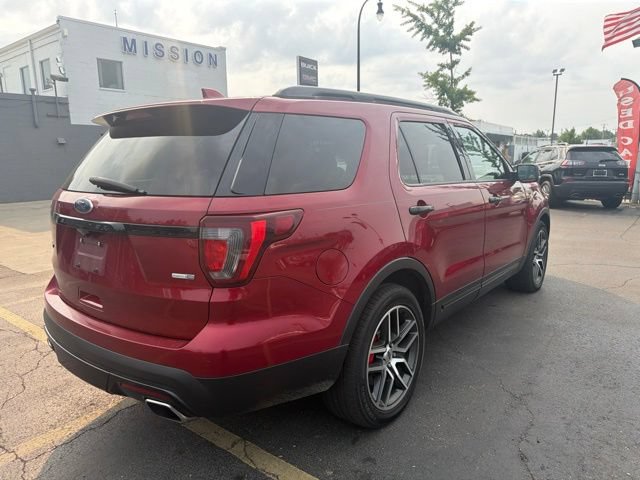 Used 2016 Ford Explorer Sport w/ Equipment Group 401A AWD/4WD image 3