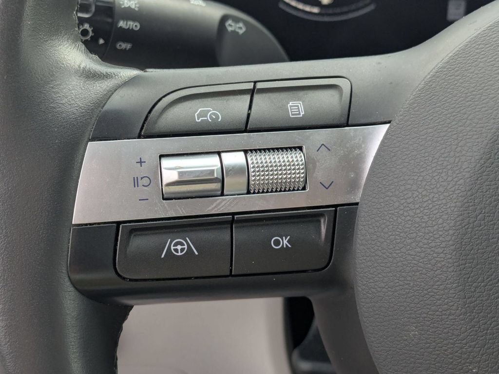 Used 2024 Hyundai Kona SEL AWD/4WD image 17