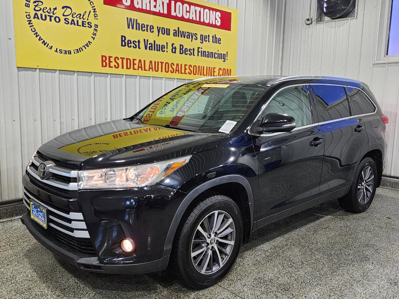 Used 2019 Toyota Highlander XLE image 1