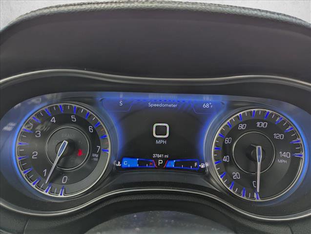 Used 2022 Chrysler 300 Touring L w/ Comfort Group image 16