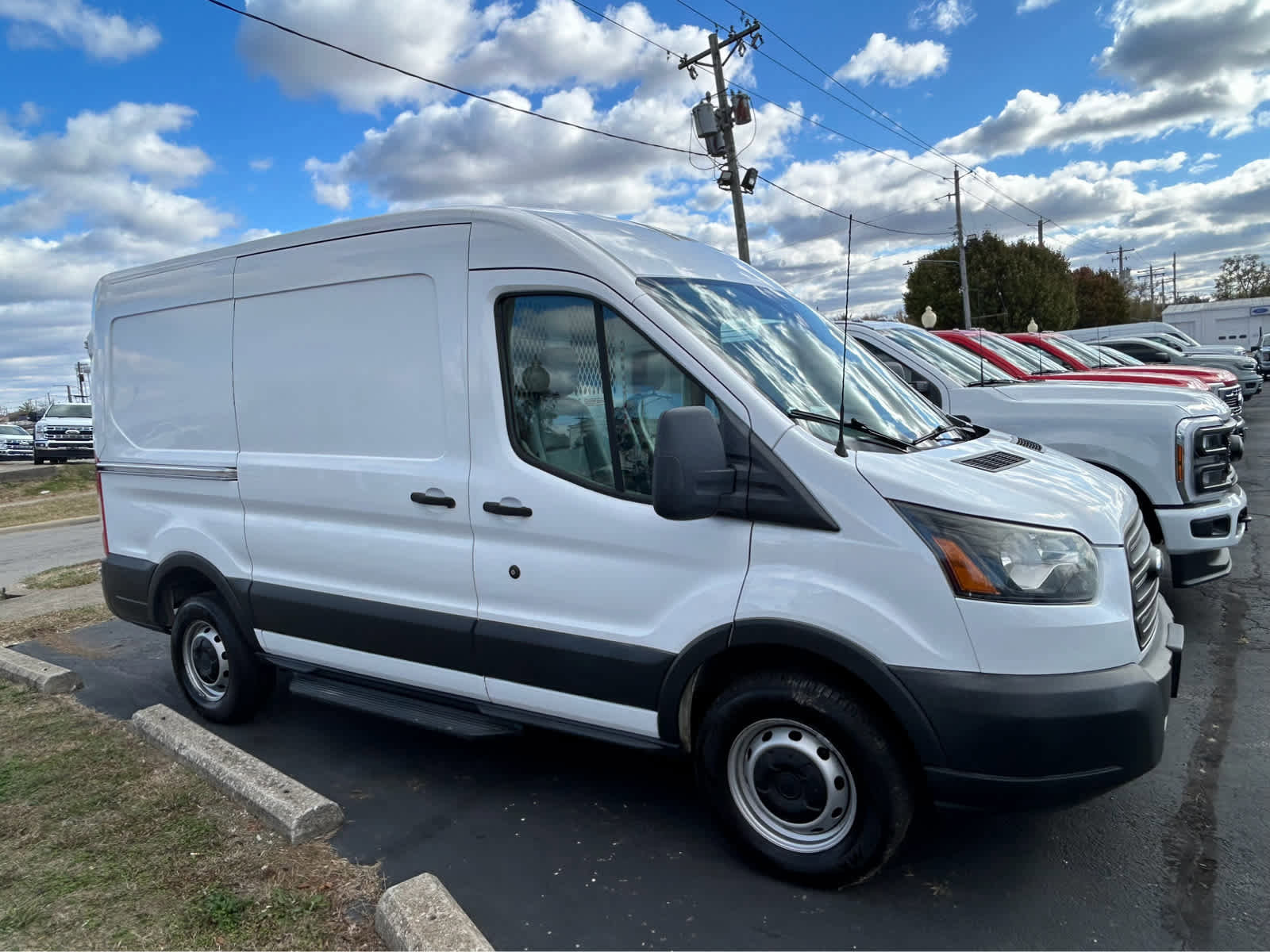 Used 2016 Ford Transit 250 130 Medium Roof image 2
