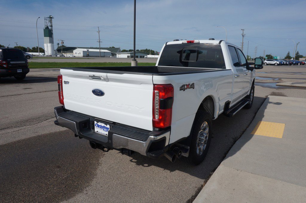 Used 2023 Ford F350 Lariat w/ Chrome Package AWD/4WD image 5