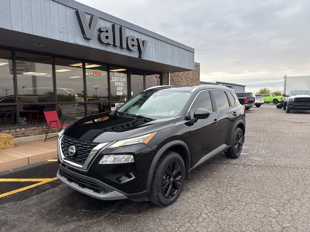 Used 2023 Nissan Rogue SV w/ SV Premium B Package image 4