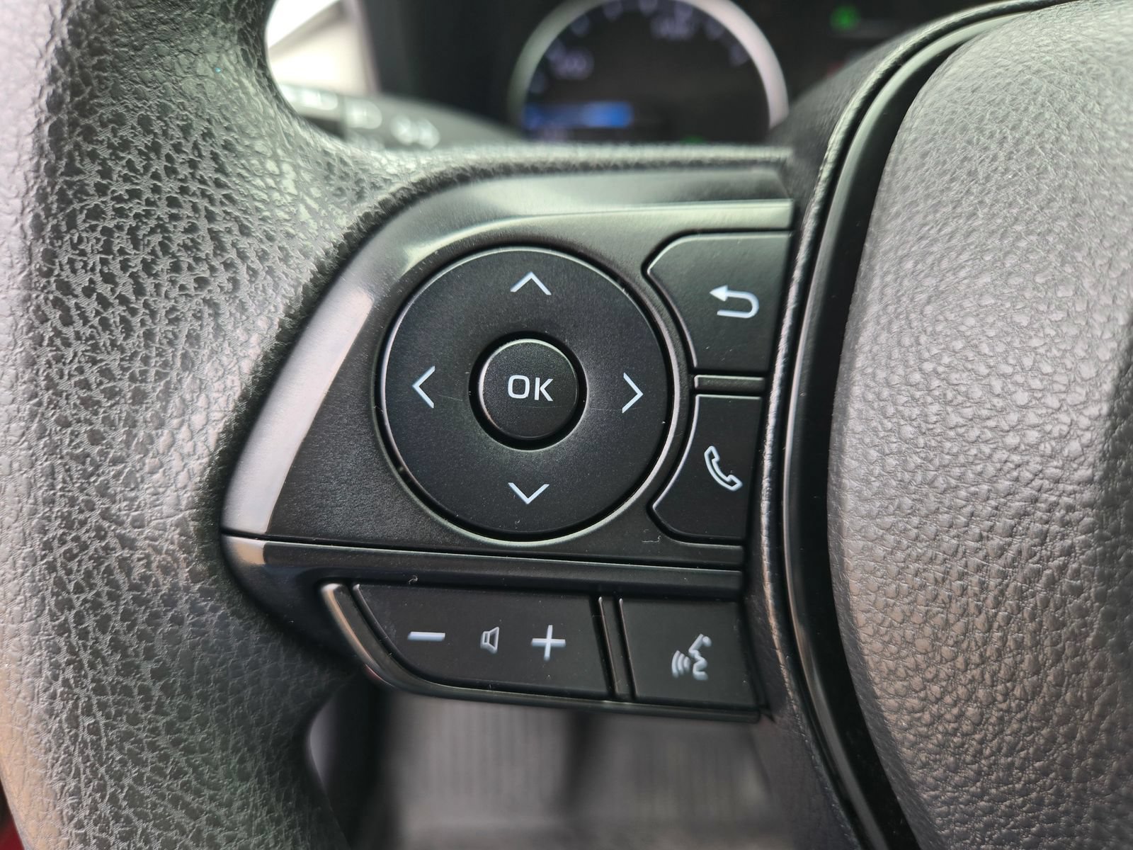 Used 2022 Toyota RAV4 XLE w/ Convenience Package AWD/4WD image 12