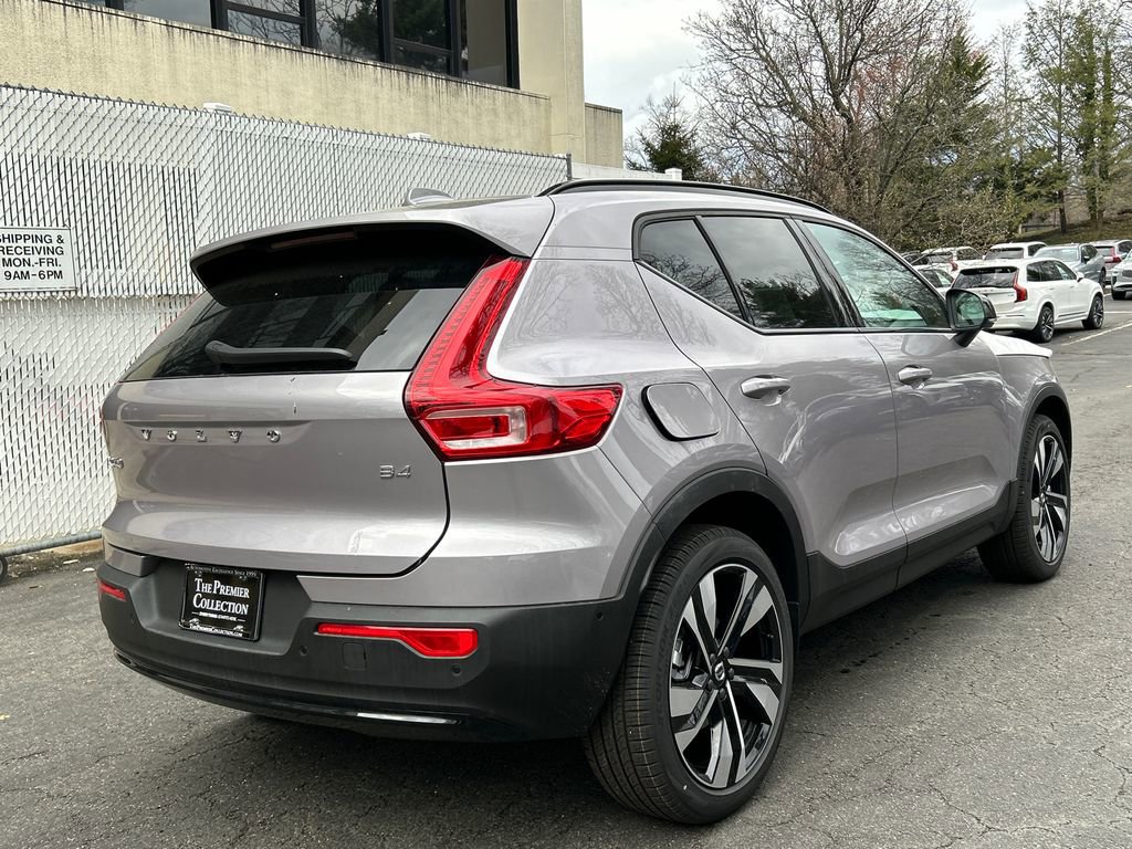 New 2026 Volvo XC40 B4 Plus w/ Protection Package Premier FWD image 2