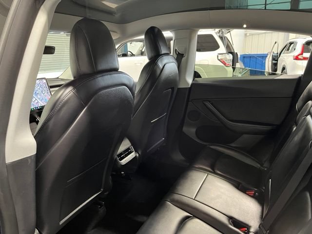 Used 2021 Tesla Model Y Long Range AWD/4WD image 17