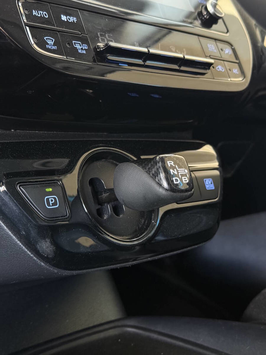 Used 2021 Toyota Prius LE AWD/4WD image 27