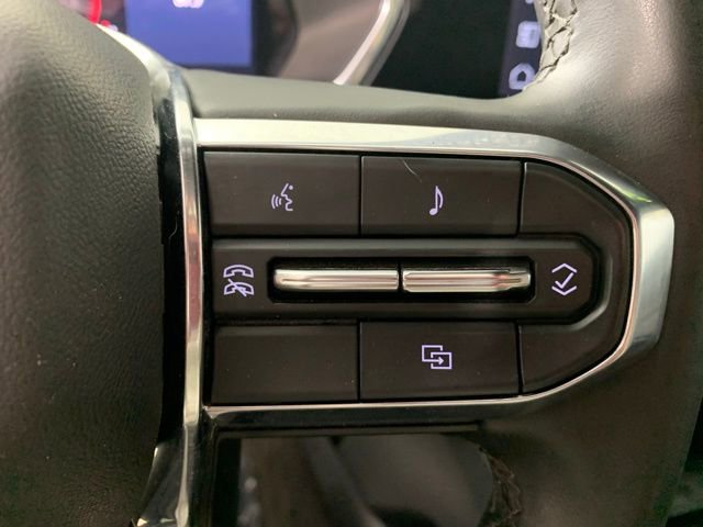 Used 2025 GMC Canyon Elevation image 18