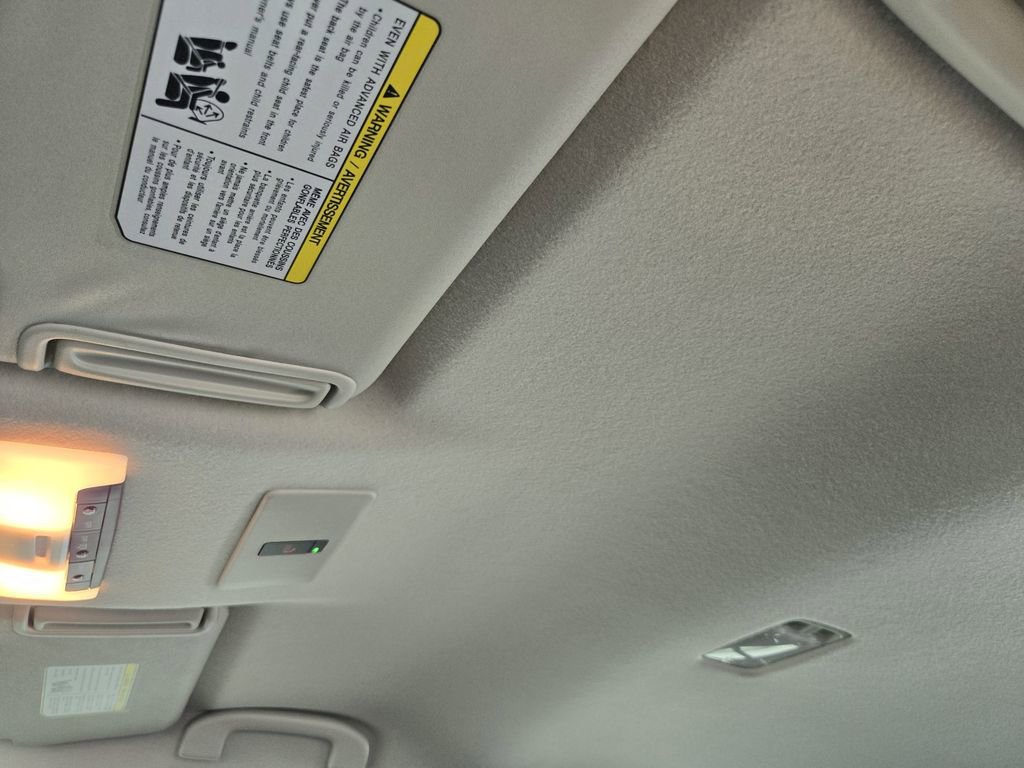 Used 2023 Nissan Versa SR w/ Trunk Package image 29