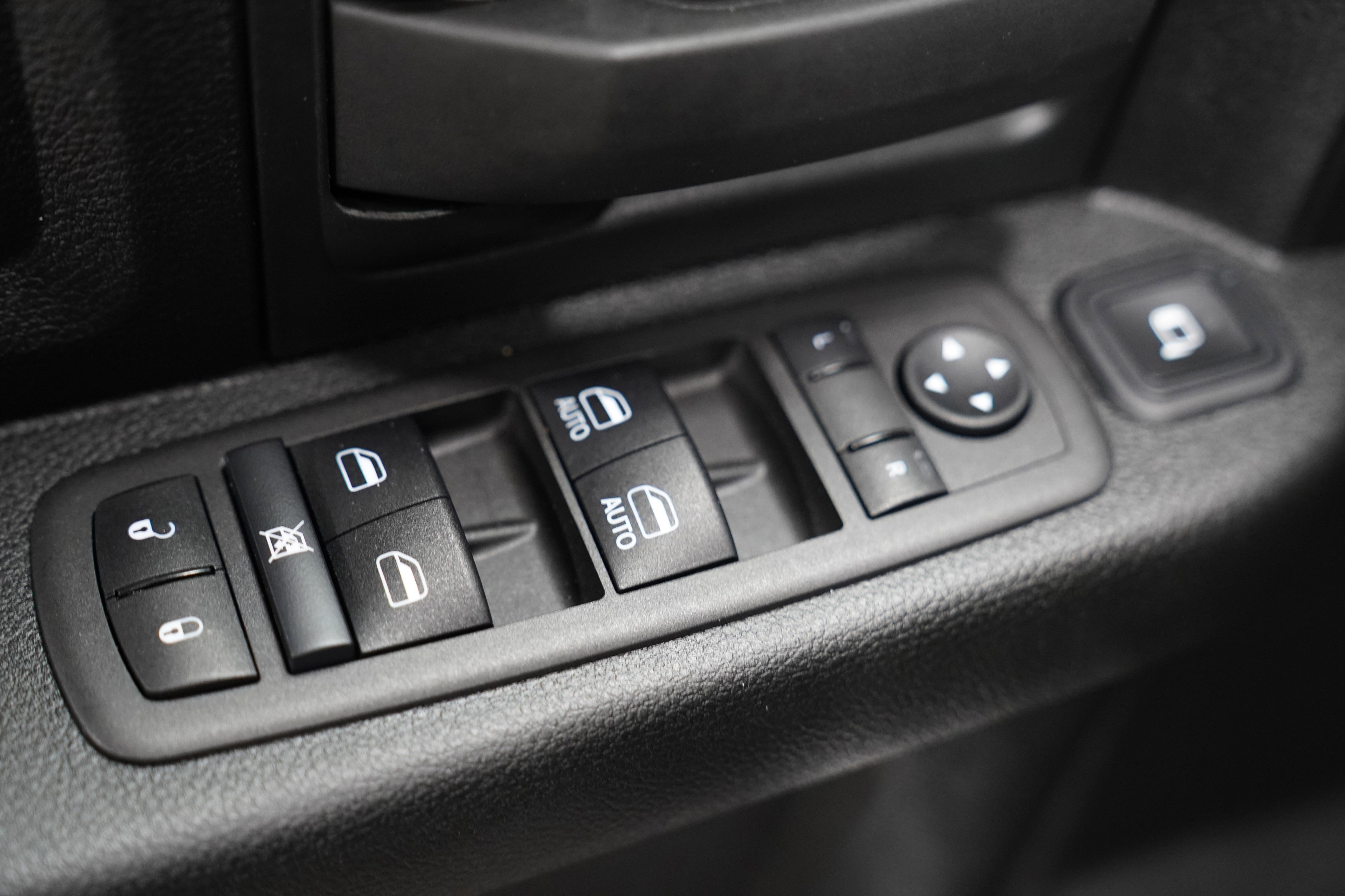 Used 2024 RAM 3500 Tradesman w/ Chrome Appearance Group image 17