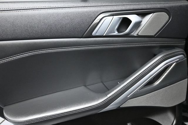 Used 2021 BMW X6 sDrive40i w/ Executive Package RWD image 13