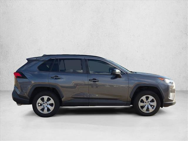 Used 2020 Toyota RAV4 LE FWD image 4