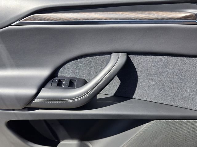 Used 2023 Tesla Model X image 25