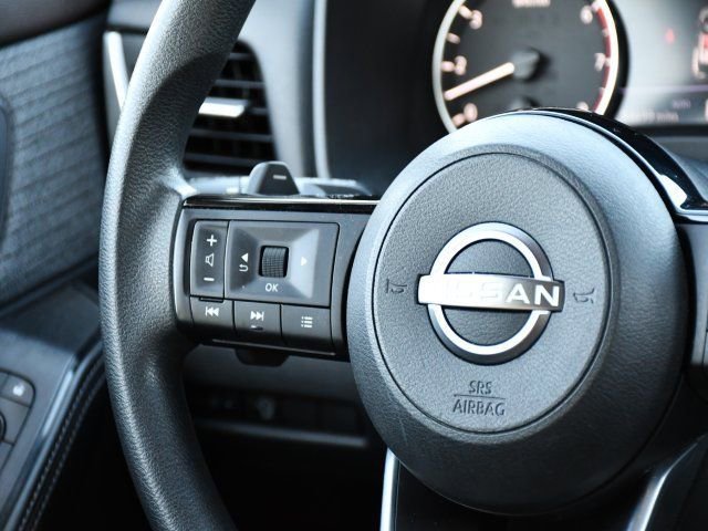 Used 2023 Nissan Rogue SV image 20