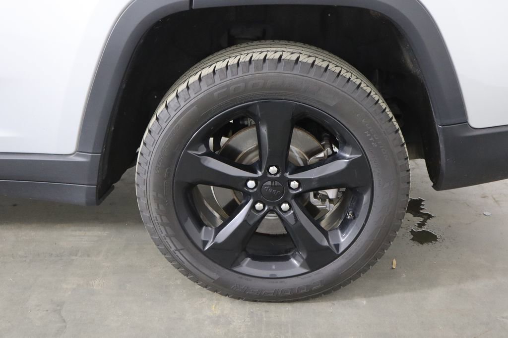 Used 2021 Jeep Grand Cherokee L Laredo AWD/4WD image 47