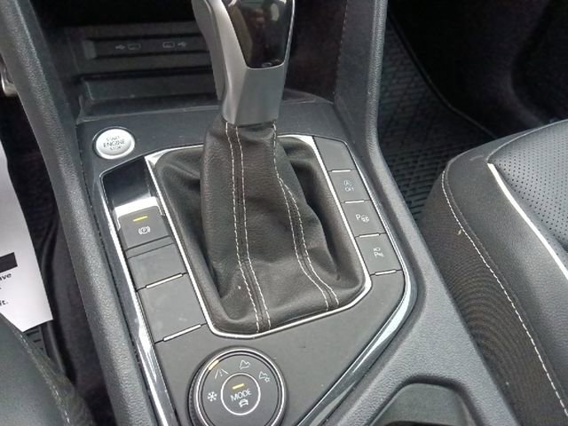 Used 2023 Volkswagen Tiguan SEL R-Line image 25