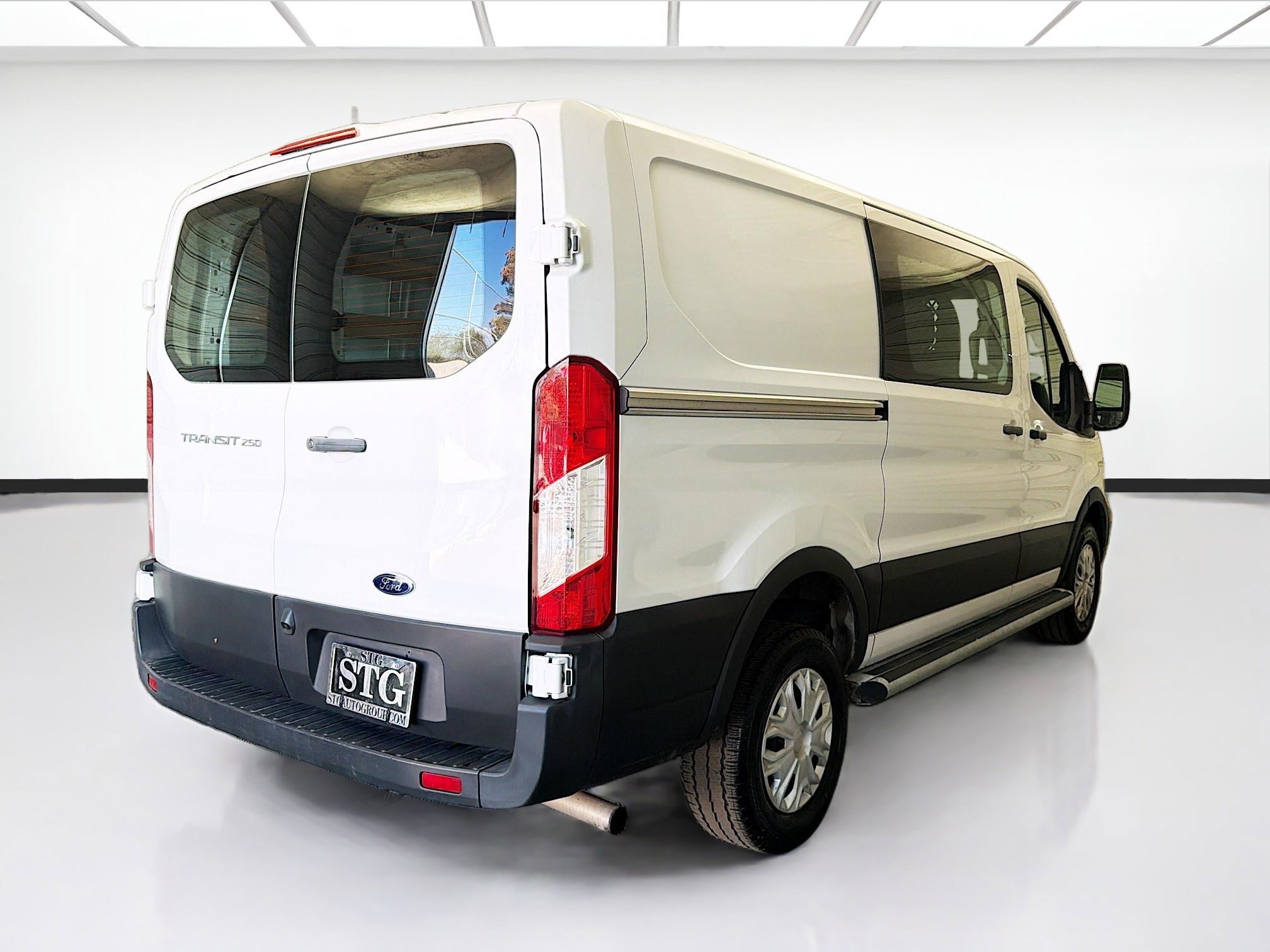 Used 2024 Ford Transit 250 Low Roof w/ Exterior Upgrade Package image 4