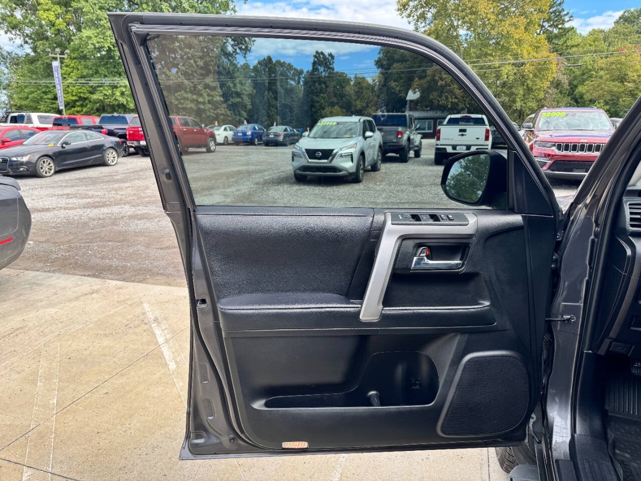 Used 2021 Toyota 4Runner SR5 Premium w/ Moonroof Package AWD/4WD image 22
